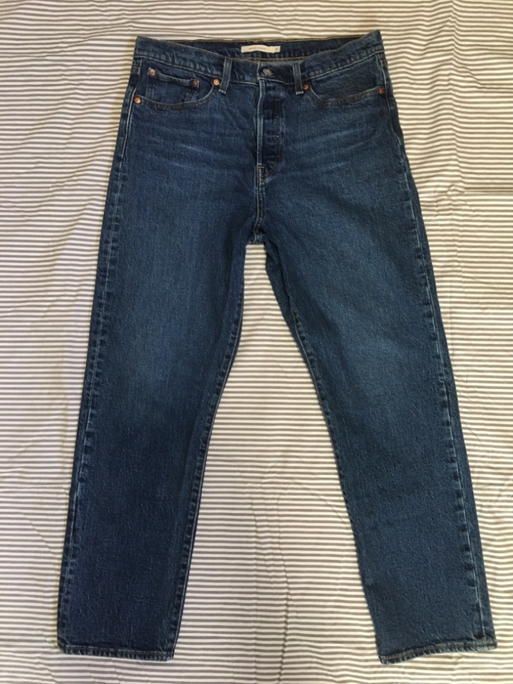 Levi’s Premium Wedgie Straight - Picture 3 of 3